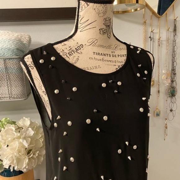 Sparkle And Fade Embellished Top - Picture 4 of 9